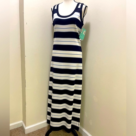 Misook Dresses & Skirts - Exclusively Misook striped dress